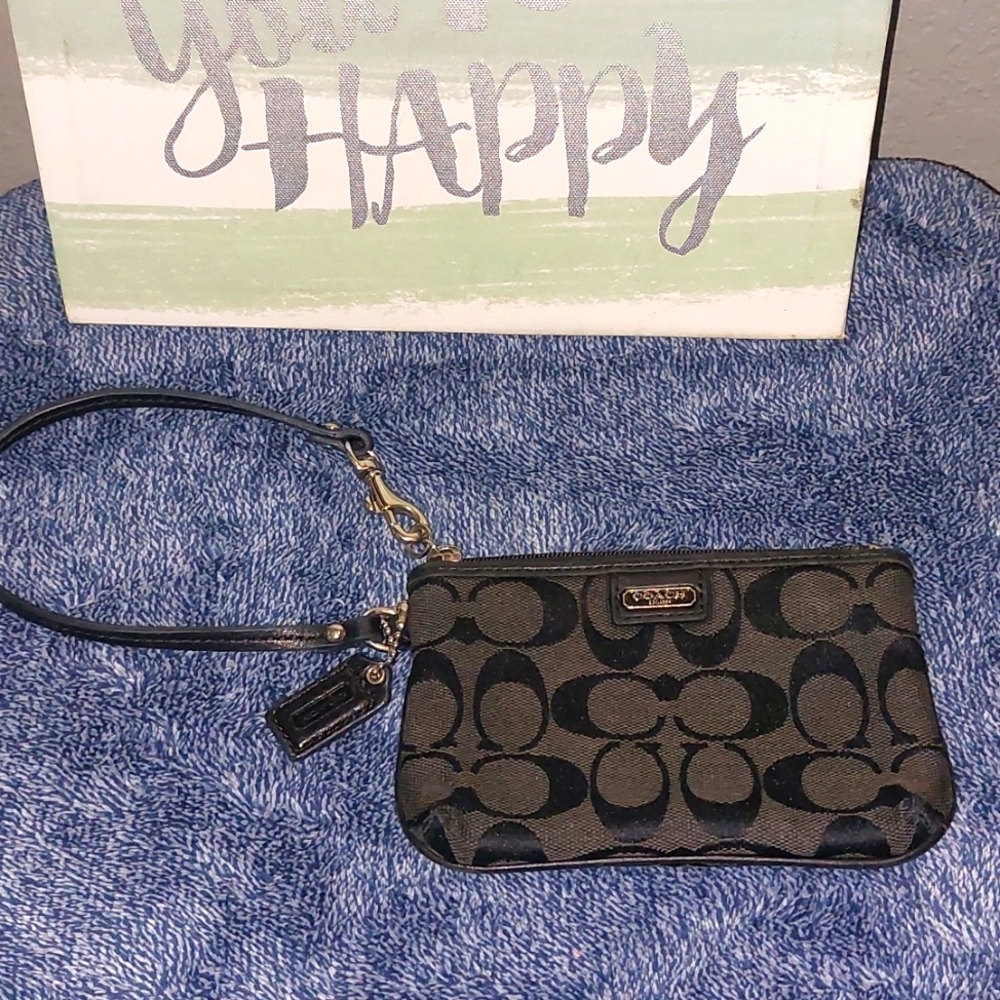 Vintage Pre-loved Coach Wristlet
